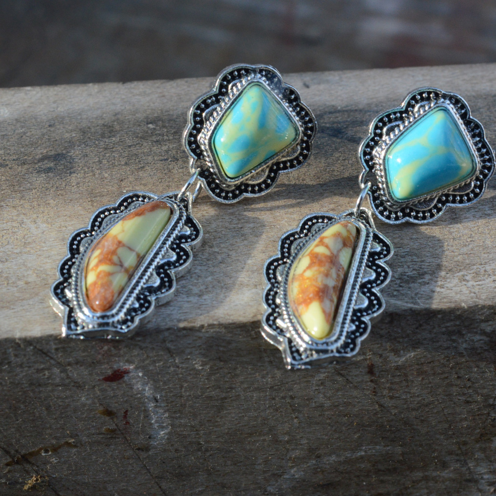 Green Boulder Turquoise Southwestern Earrings Drop - Picture 2 of 4